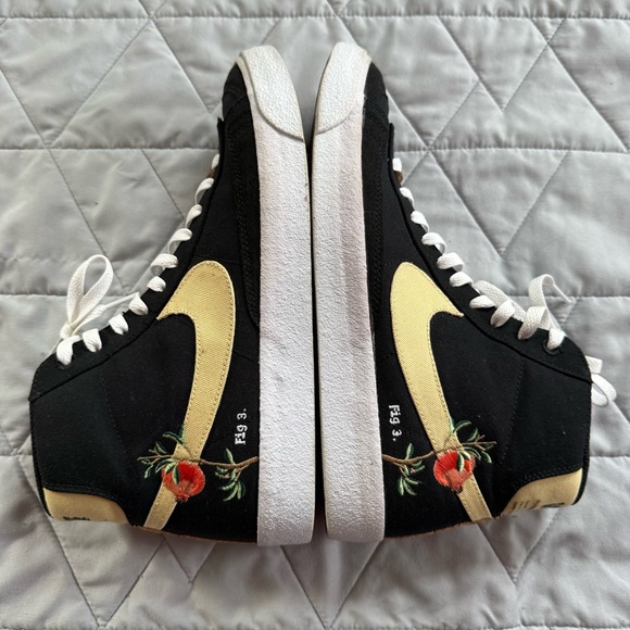 Nike Blazer Mid 77 Pomegranate - Picture 12 of 14